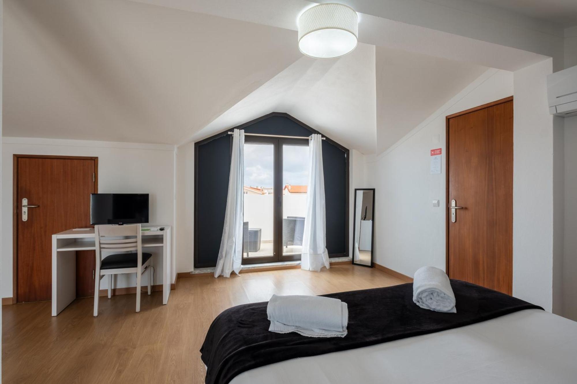 West Side Guesthouse ペニシェ エクステリア 写真
