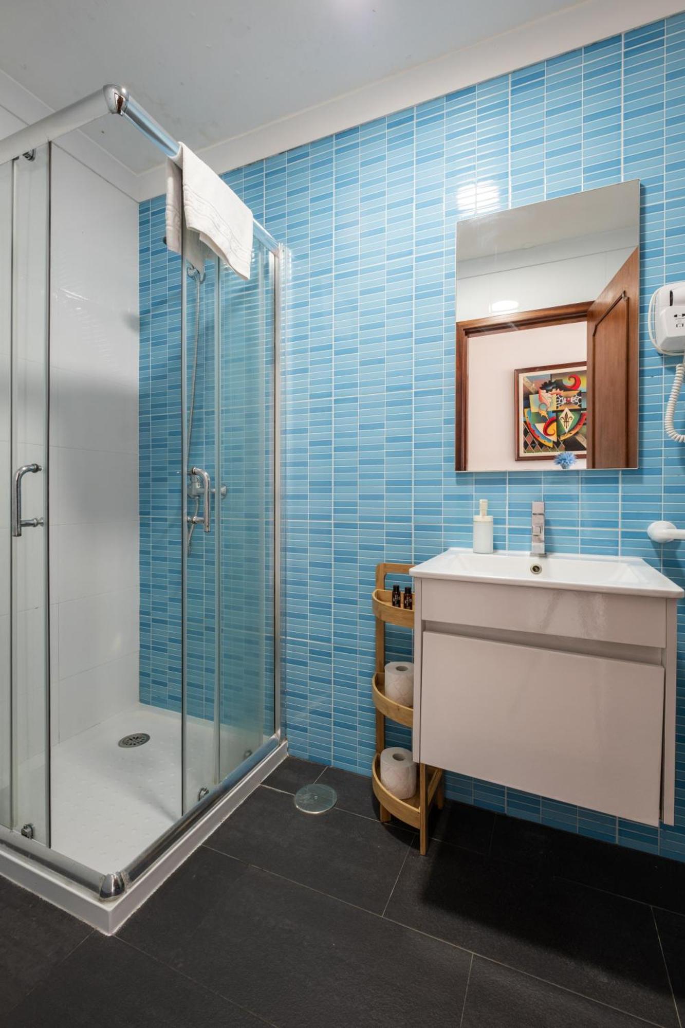West Side Guesthouse ペニシェ エクステリア 写真