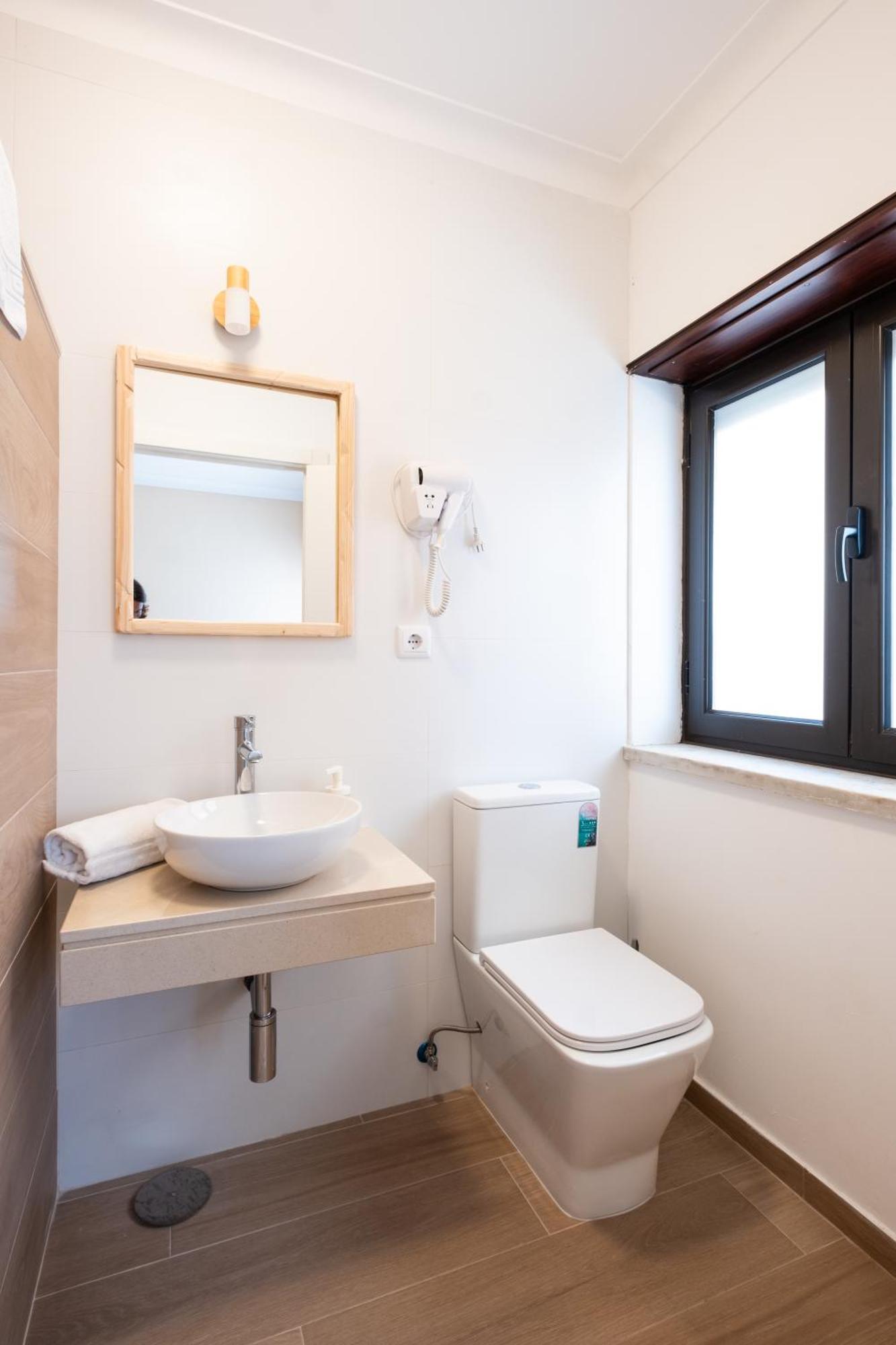 West Side Guesthouse ペニシェ エクステリア 写真