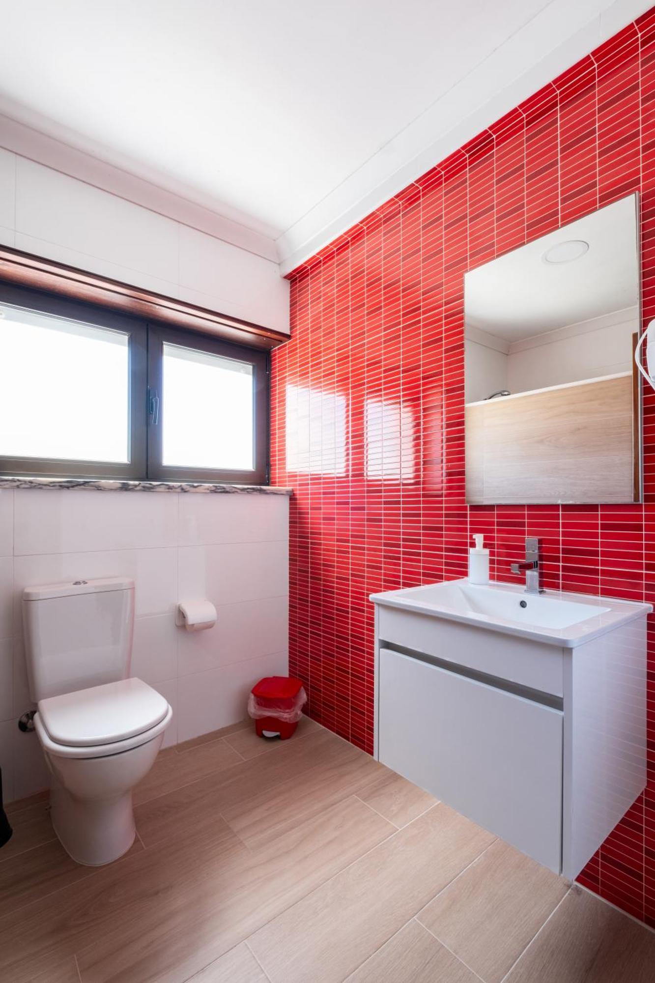 West Side Guesthouse ペニシェ エクステリア 写真